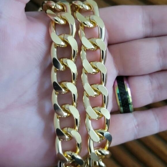 Chunky Belt Buckle Chain Gold Tone Choker Necklace - Picture 2 of 2